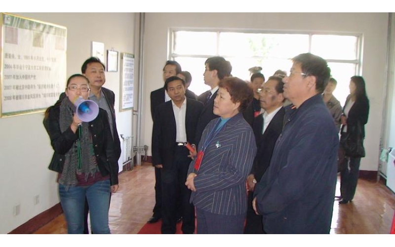 全國(guó)政協(xié)十一屆委員會(huì)委員、第六屆全國(guó)人大代表洪梅香蒞臨公司指導(dǎo)工作